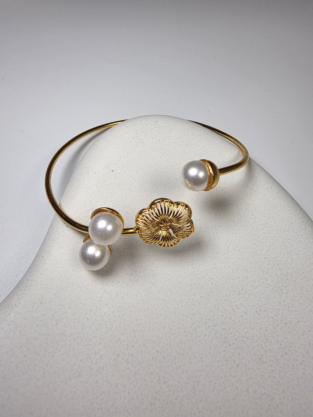 Flower Pearl Bracelet