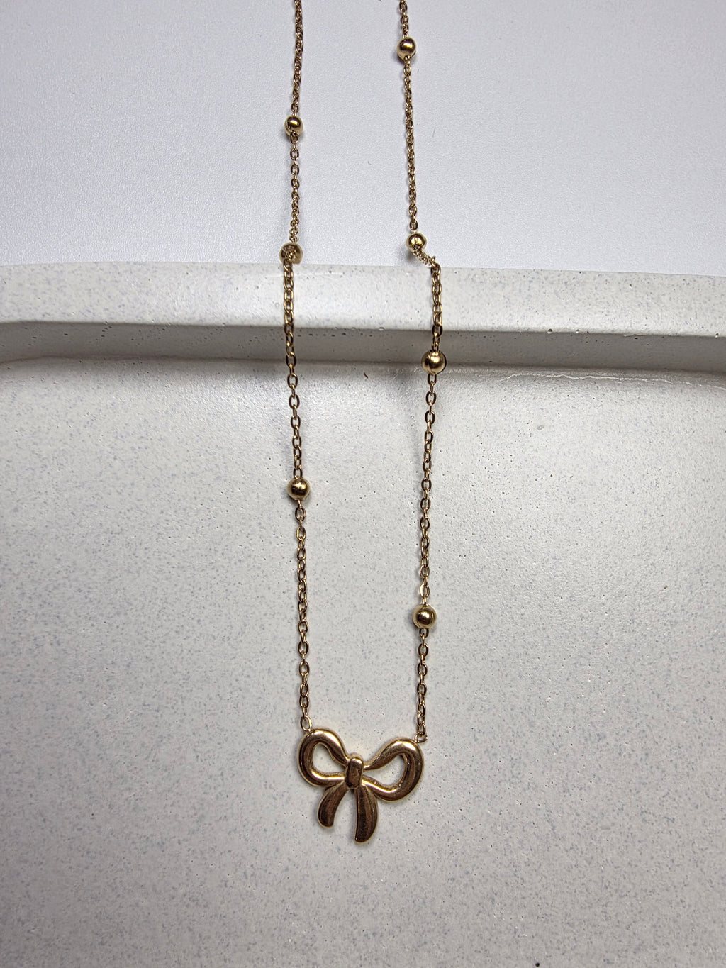 Beads chain bow necklace