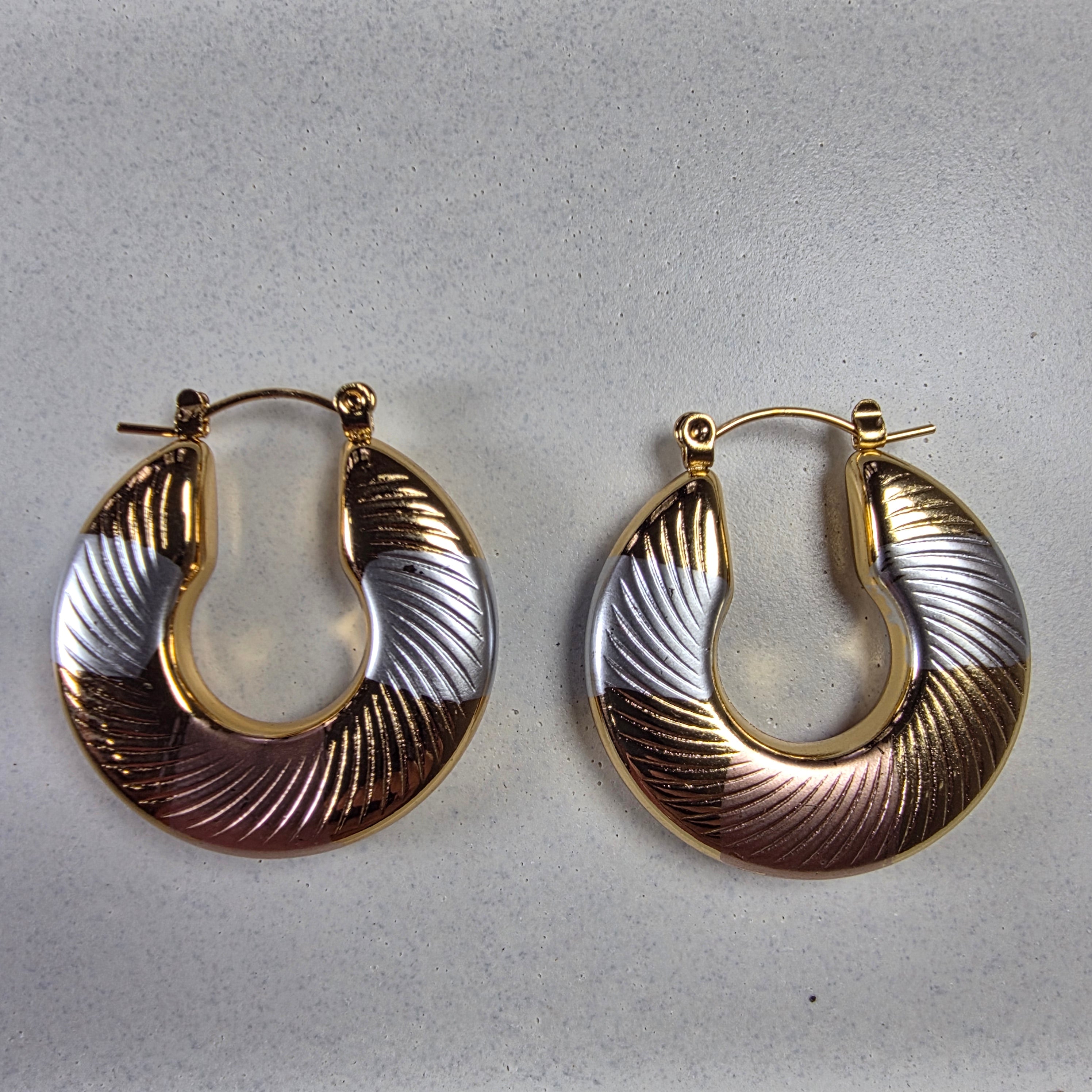 Tri Colour Fluted Hoop