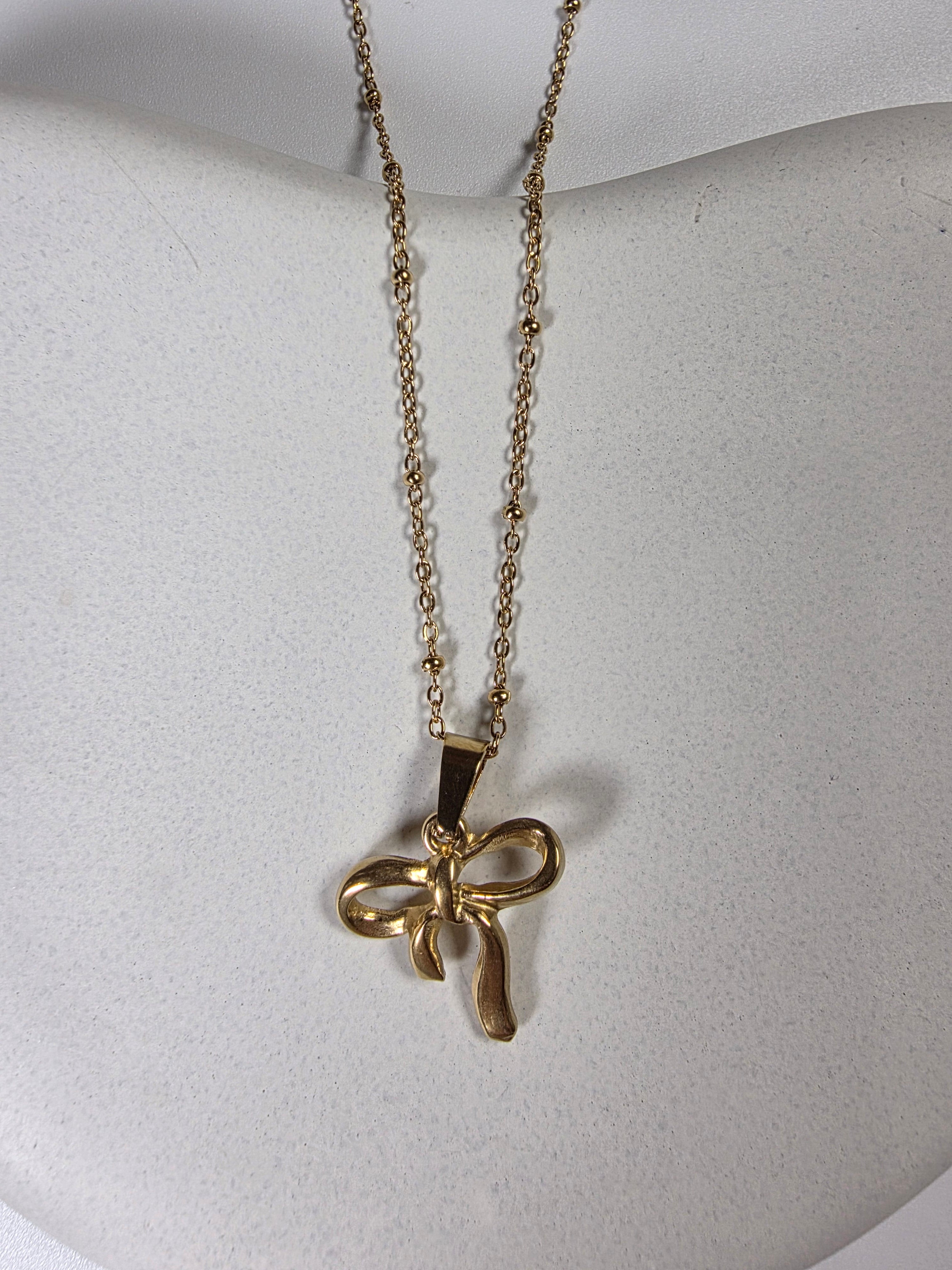 Bow Necklace