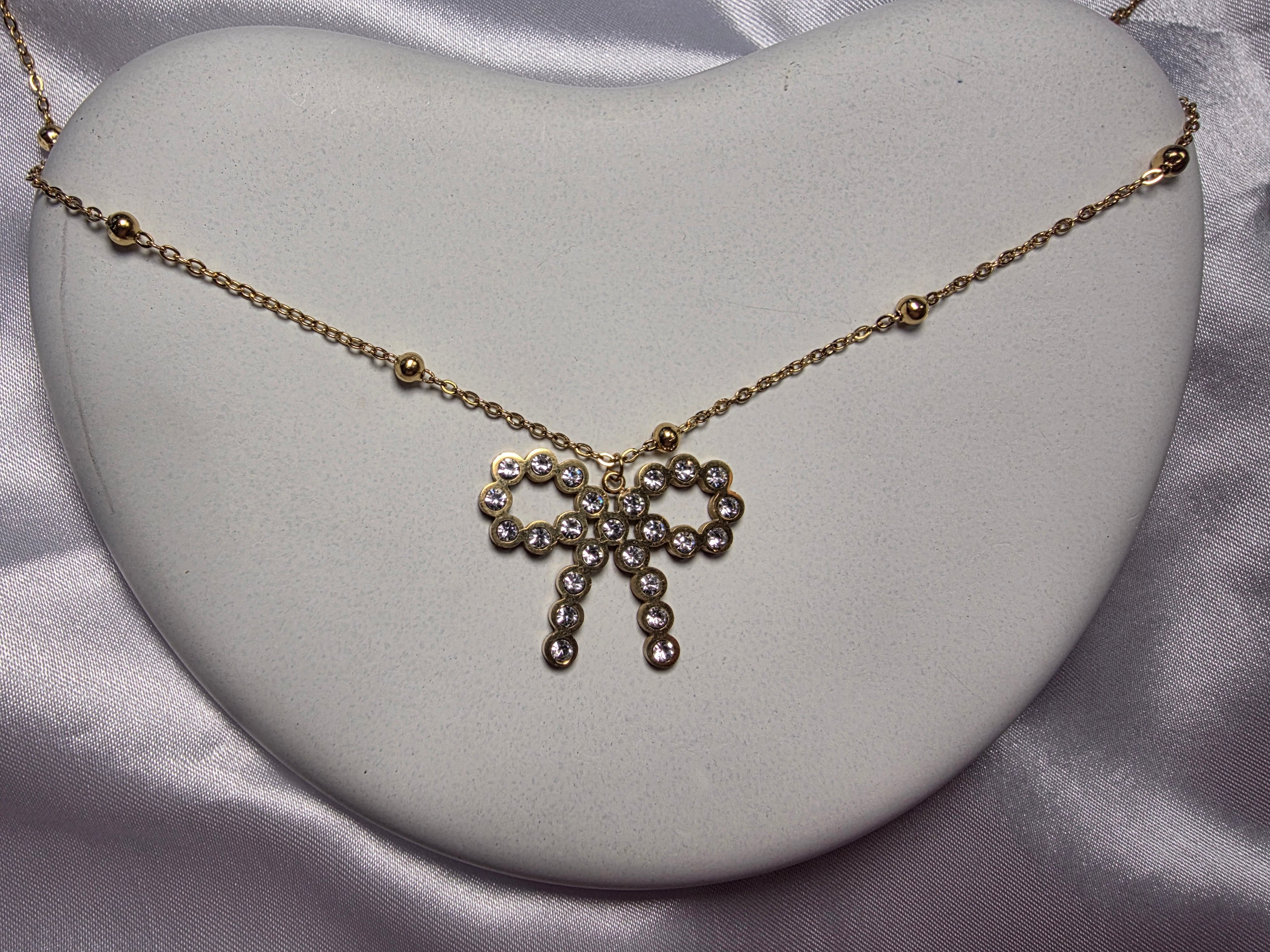 Stone Cut Bow knot Bead necklace