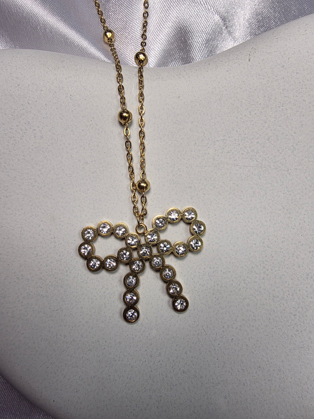 Stone Cut Bow knot Bead necklace