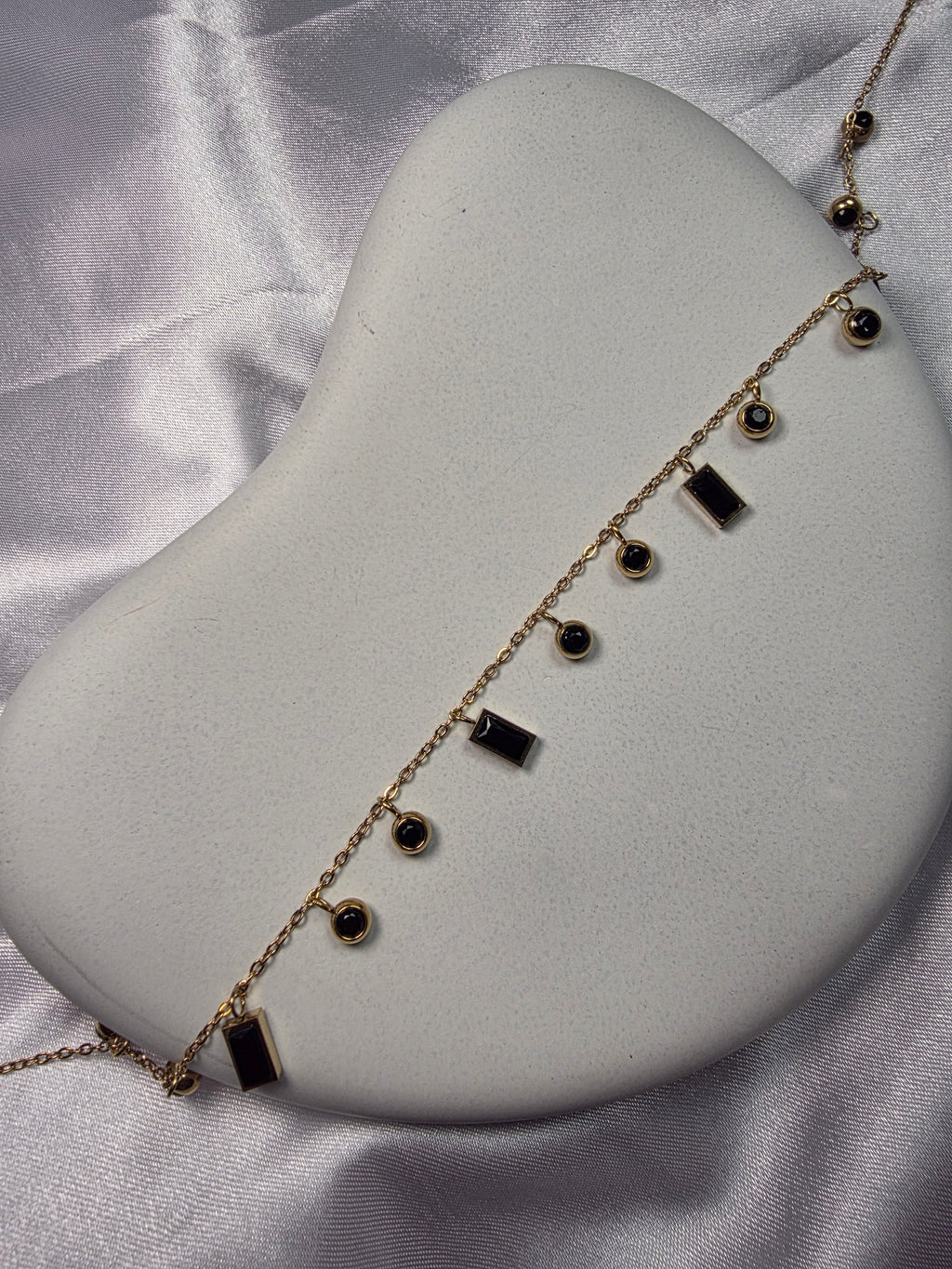 Black bead round & rectangle necklace