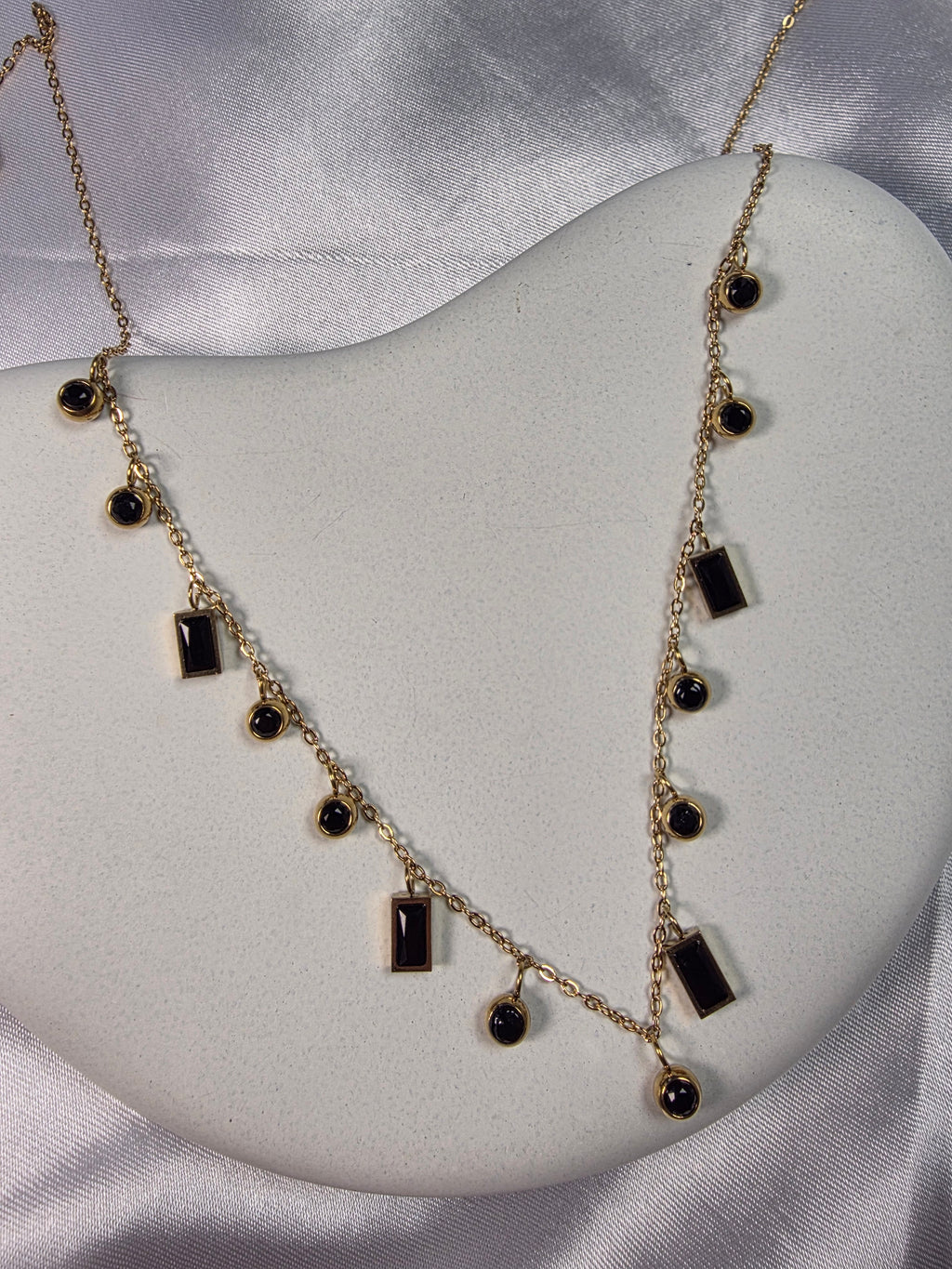 Black bead round & rectangle necklace