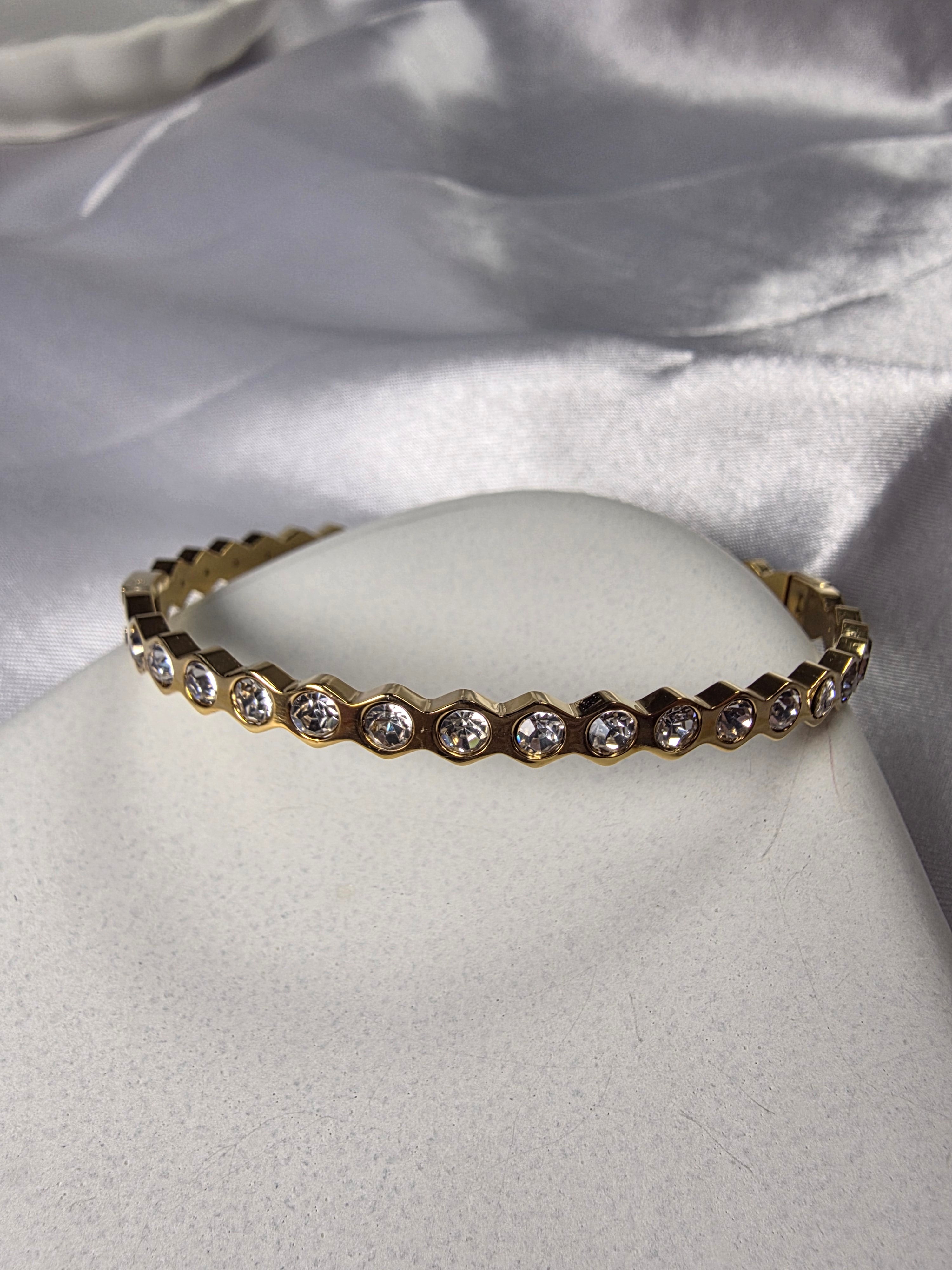 Hexa Bezel stones Bracelet