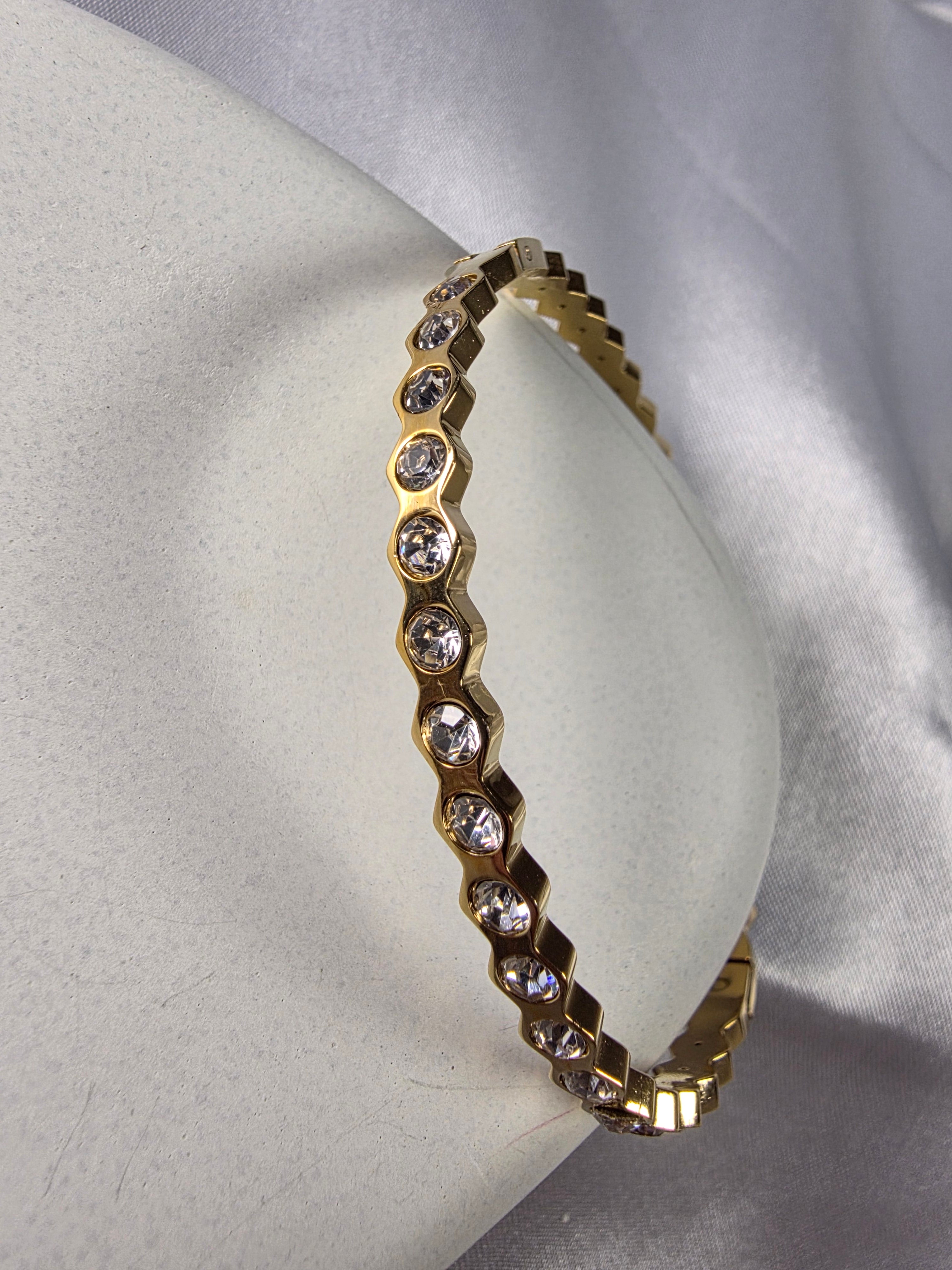 Hexa Bezel stones Bracelet