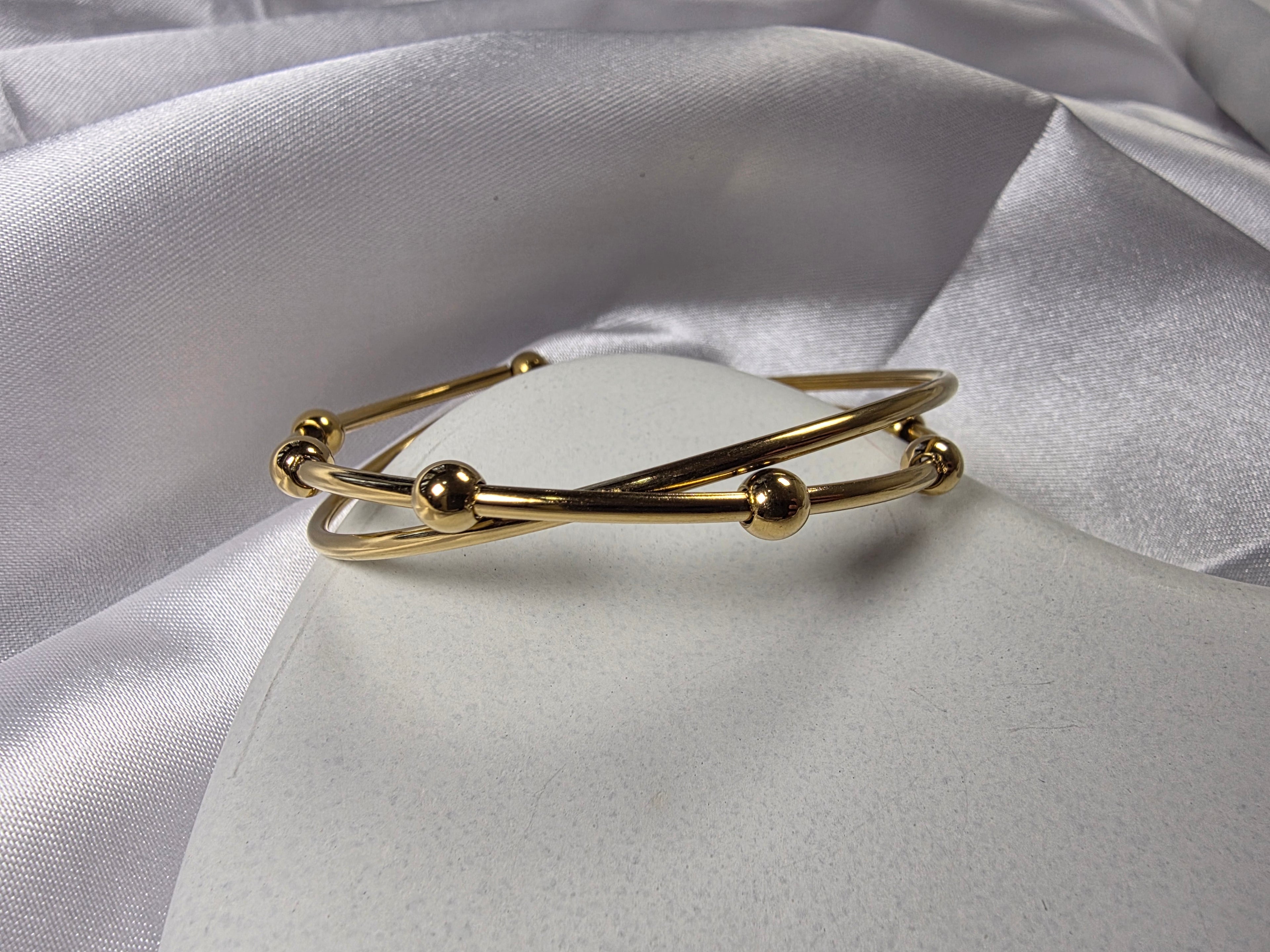 Criss Cross Bauble Bracelet