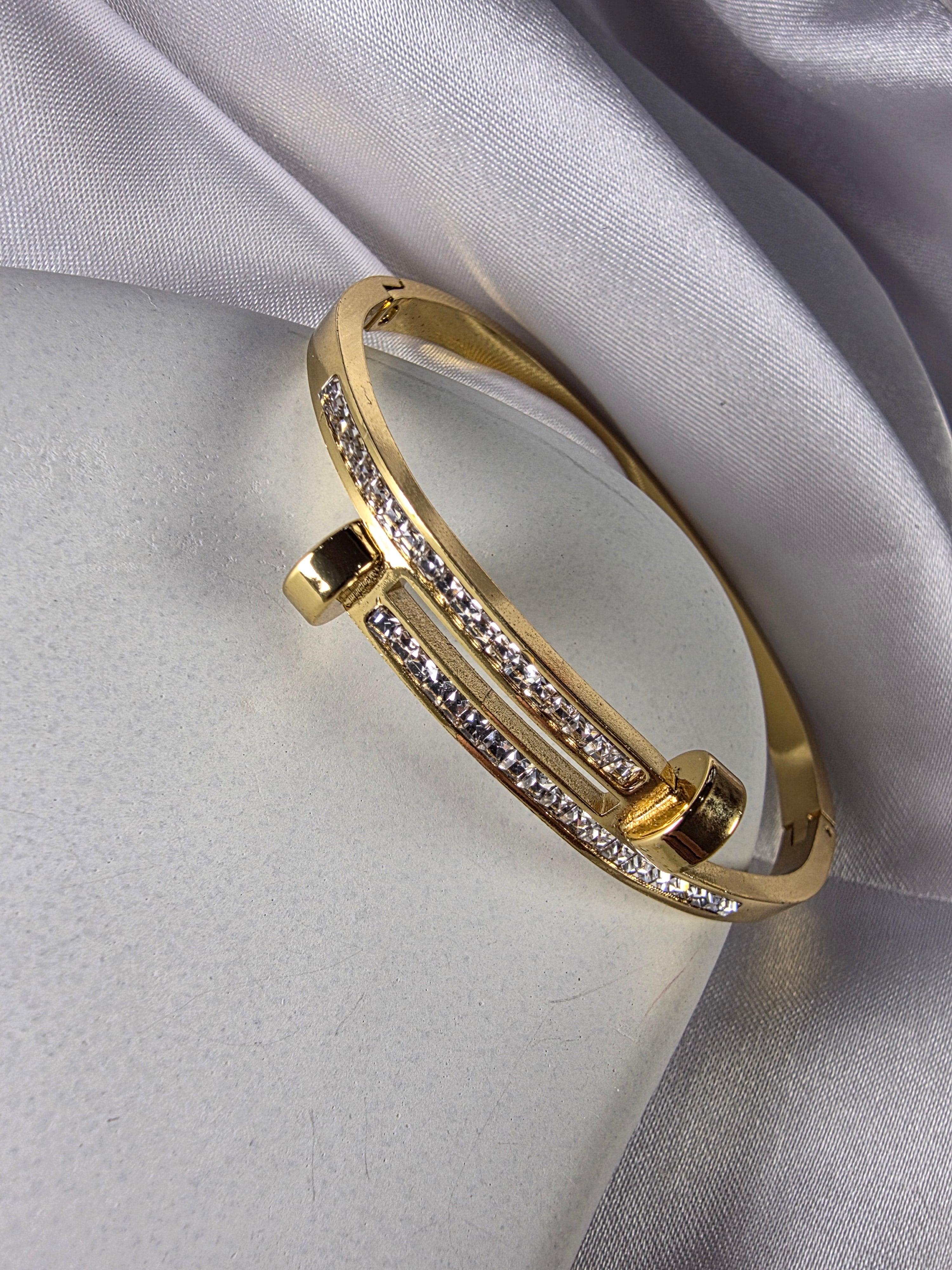 Gold Sparkle Loop Bangle - Bold