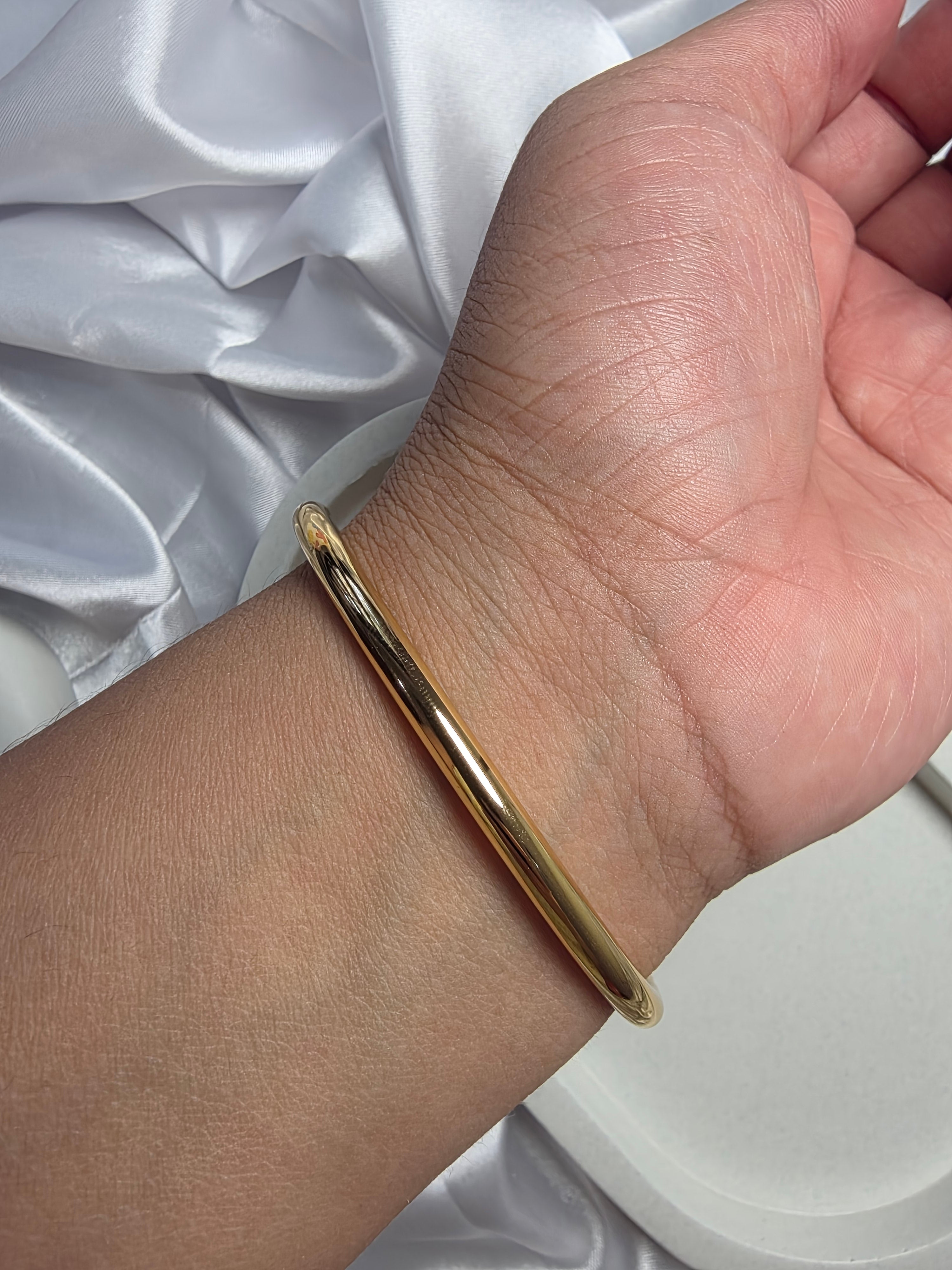 Plain Gold Bracelet