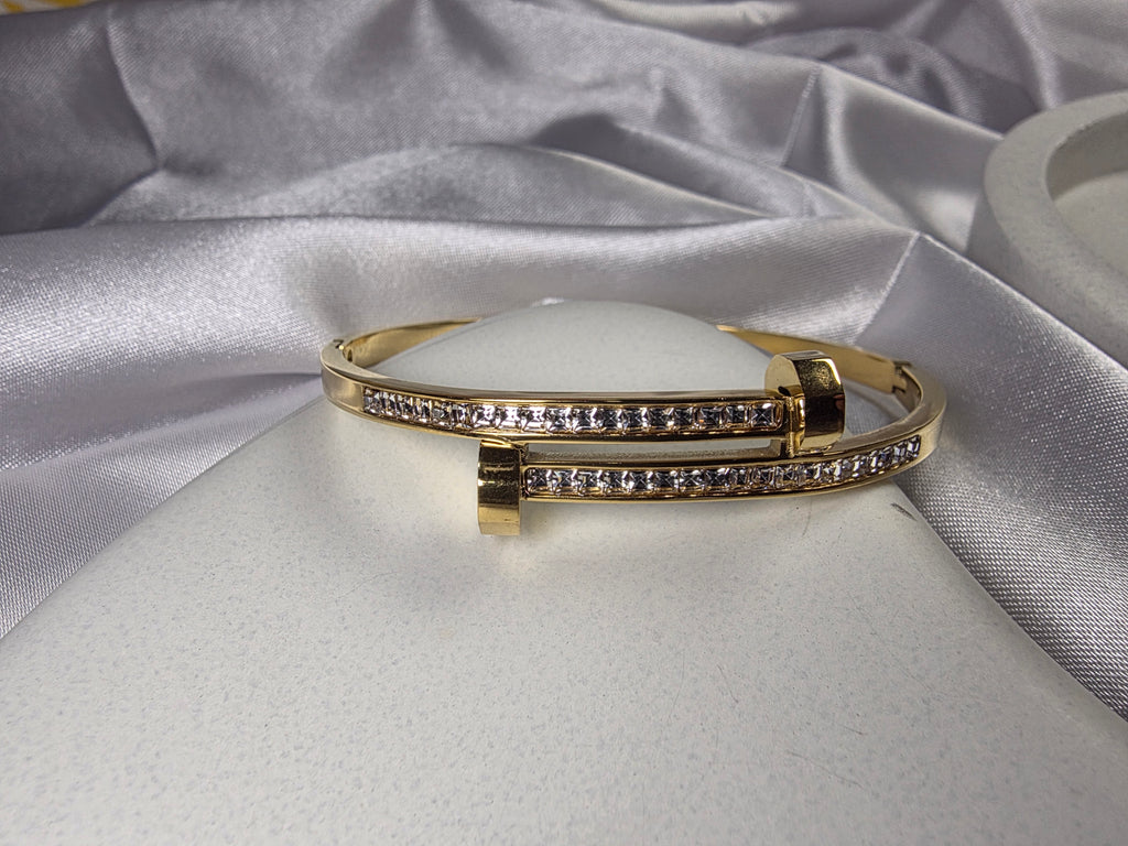 Gold Sparkle Loop Bangle - Sleek
