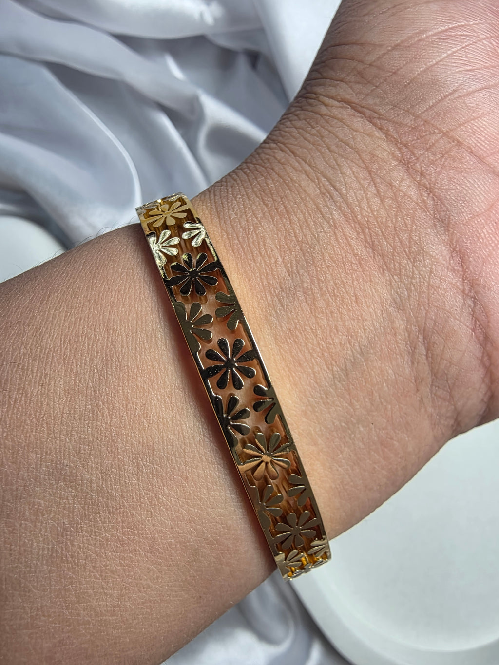 Floral Cut out Bracelet