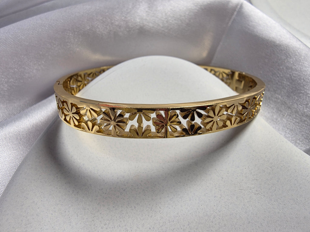Floral Cut out Bracelet