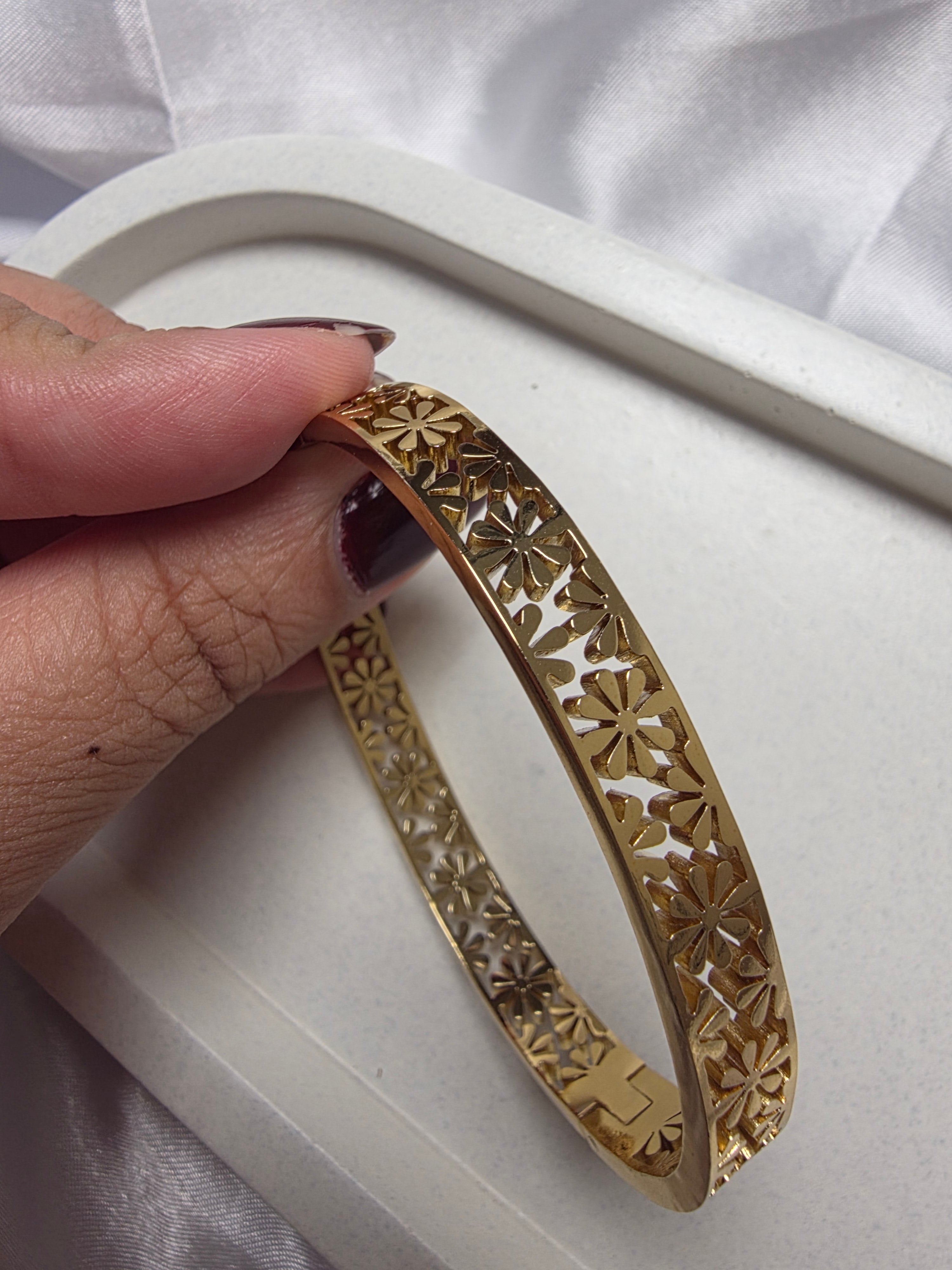 Floral Cut out Bracelet