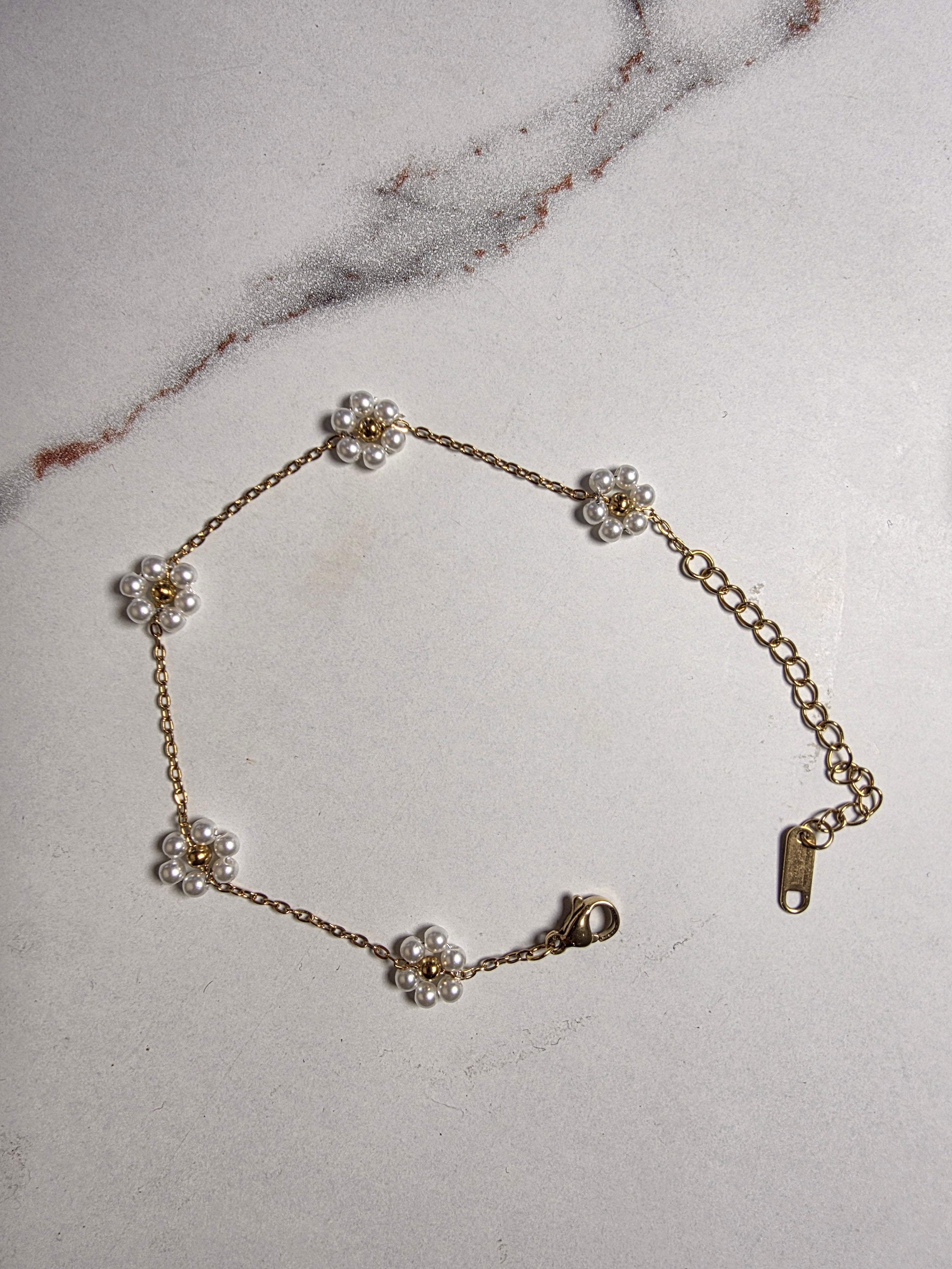 Dainty Bud Bloom Bracelet - White