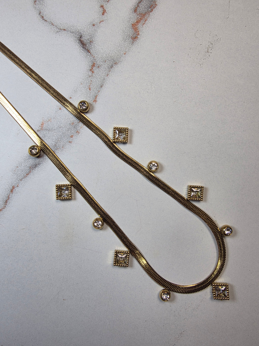 Dazzle Drop Flex Necklace - White