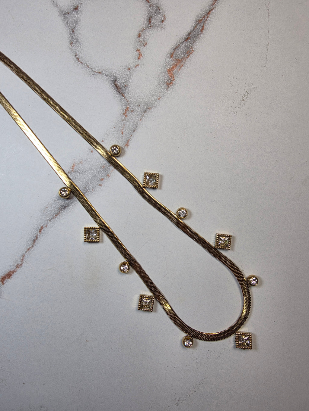 Dazzle Drop Flex Necklace - White