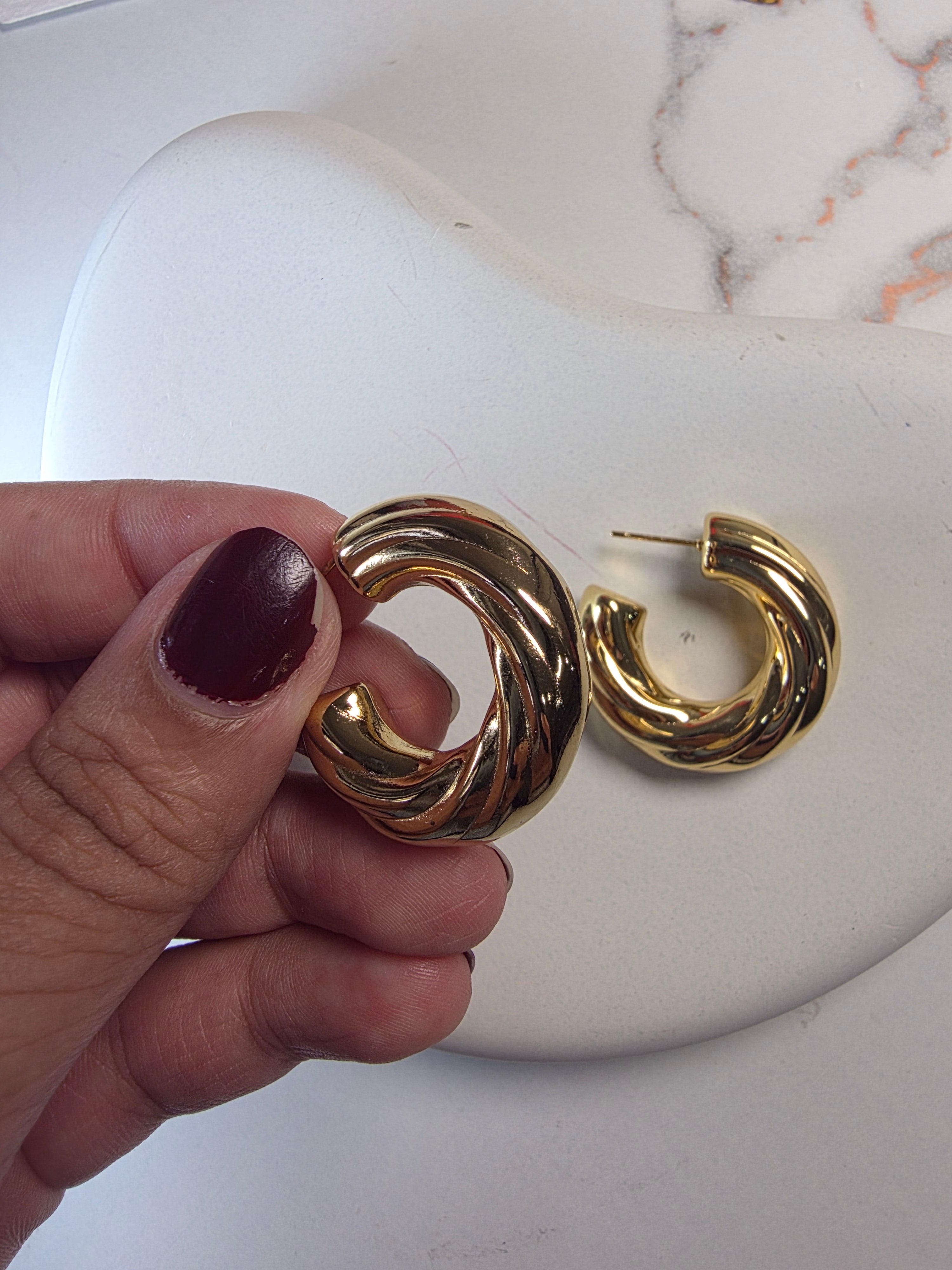 Orbit Swirl Hoop Stud