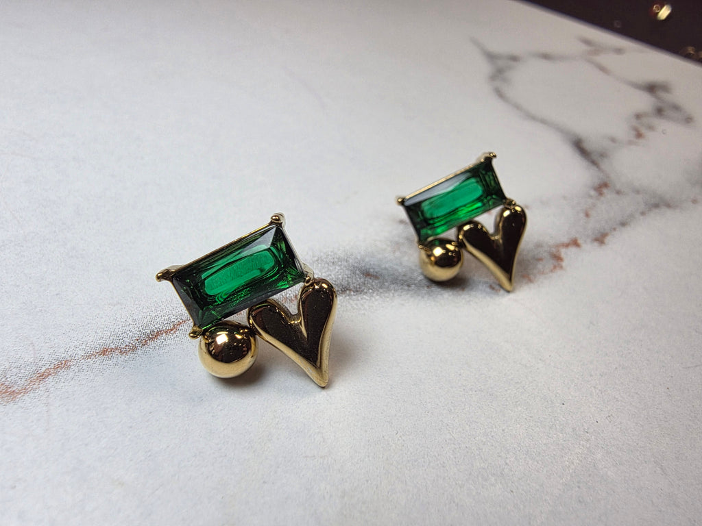 Heart Dot Baguette Stud – Green