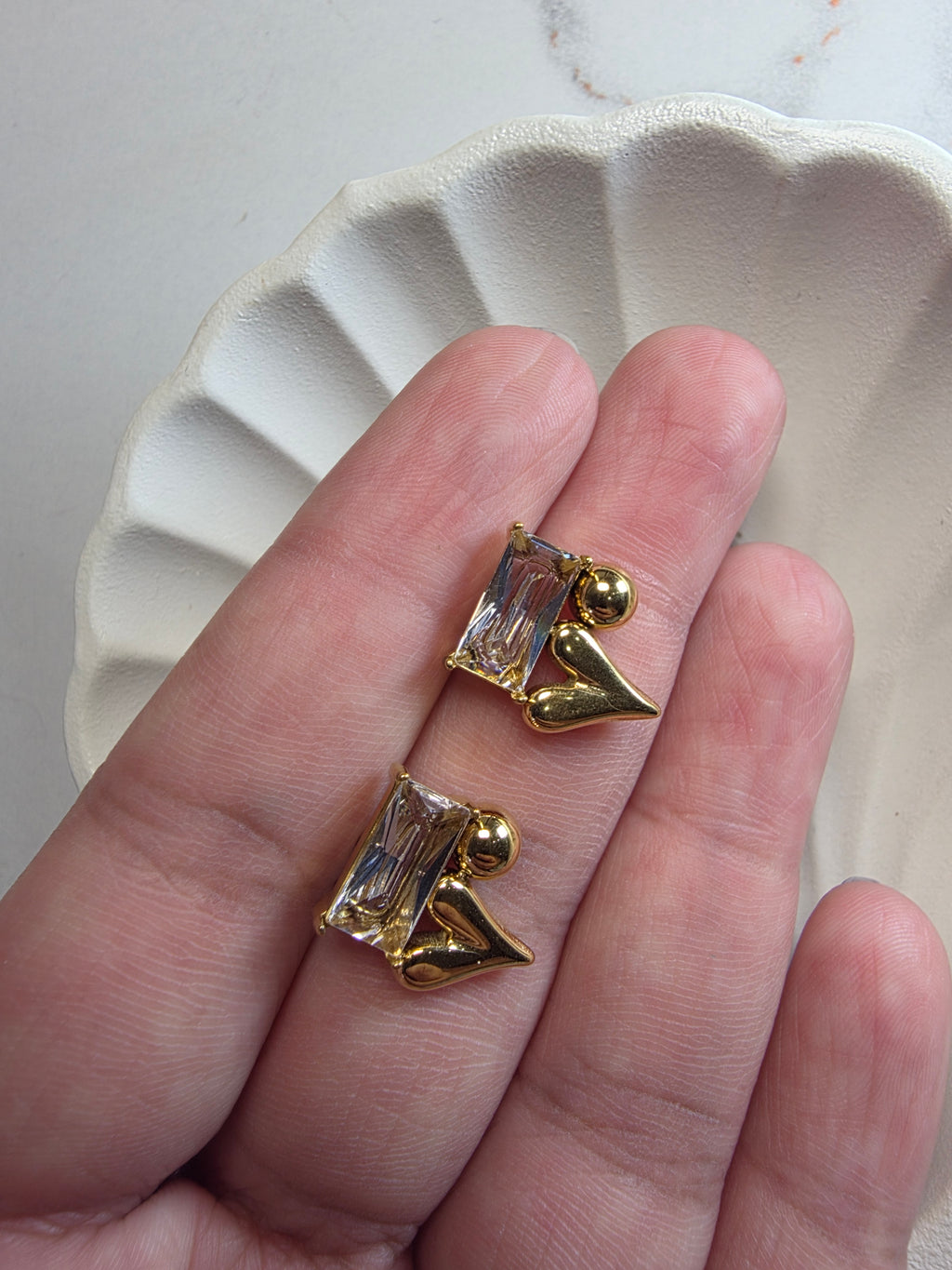 Heart Dot Baguette Stud – White