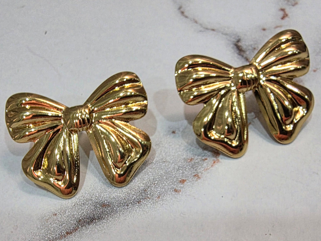 Chunky Bow Stud