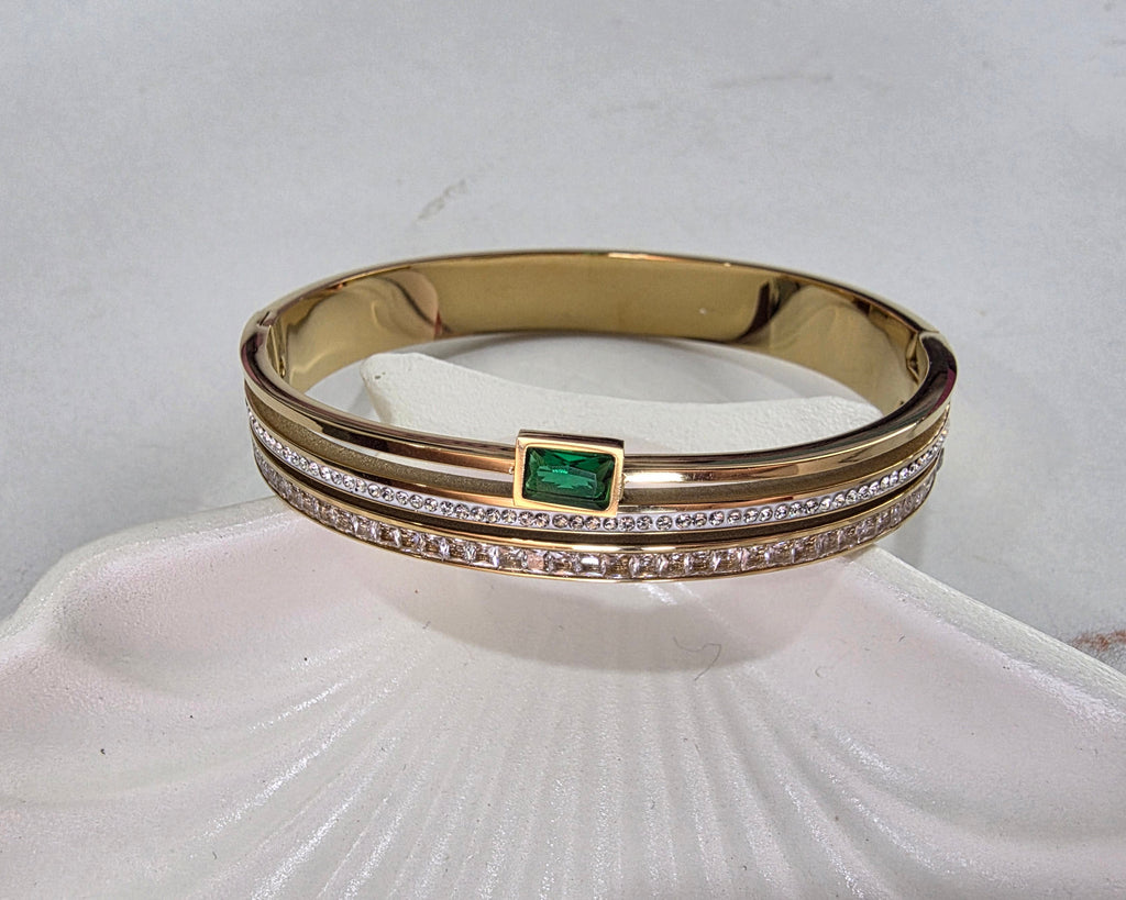 Triple-Layer Emerald Stone Bracelet