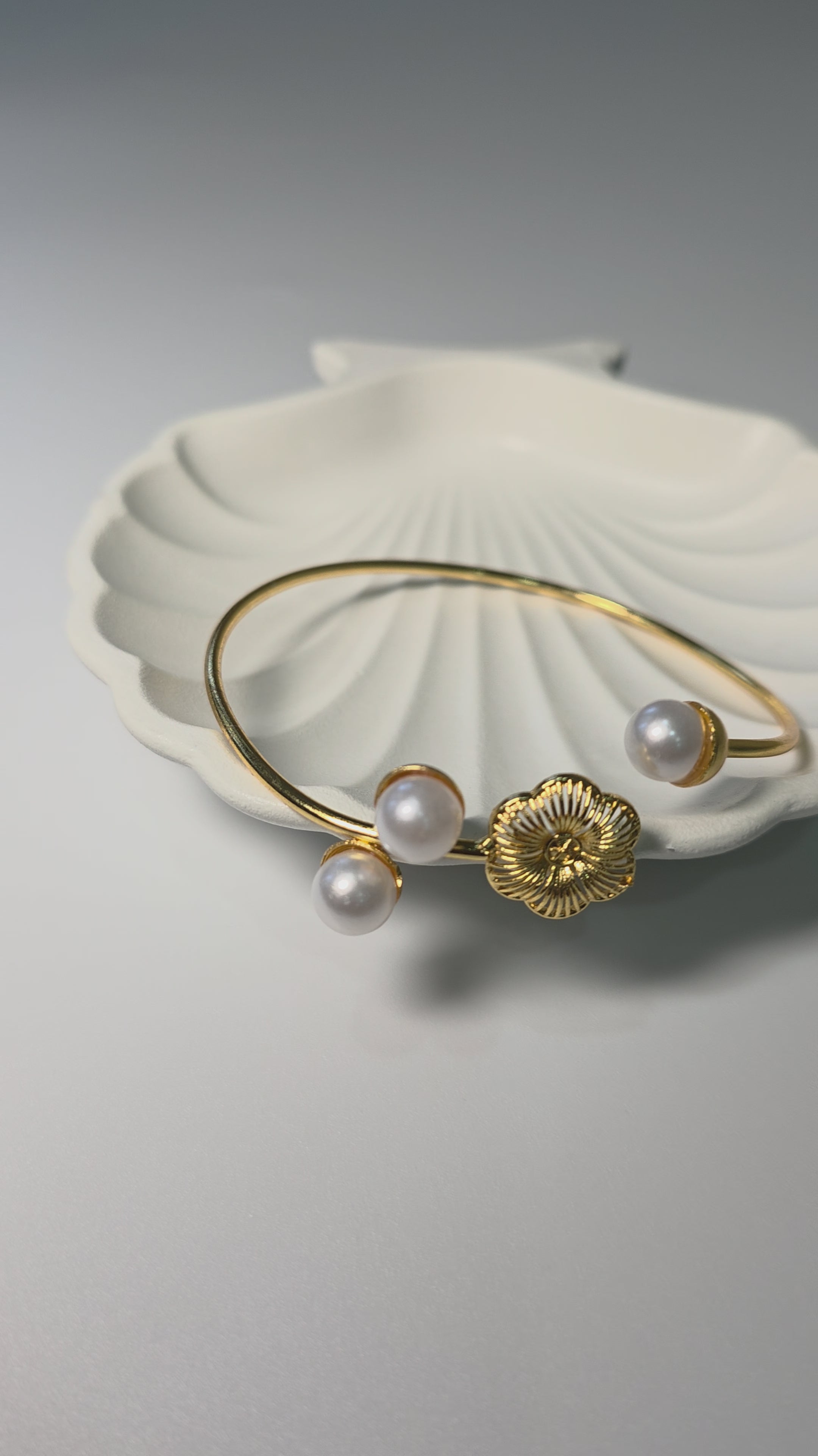 Flower Pearl Bracelet